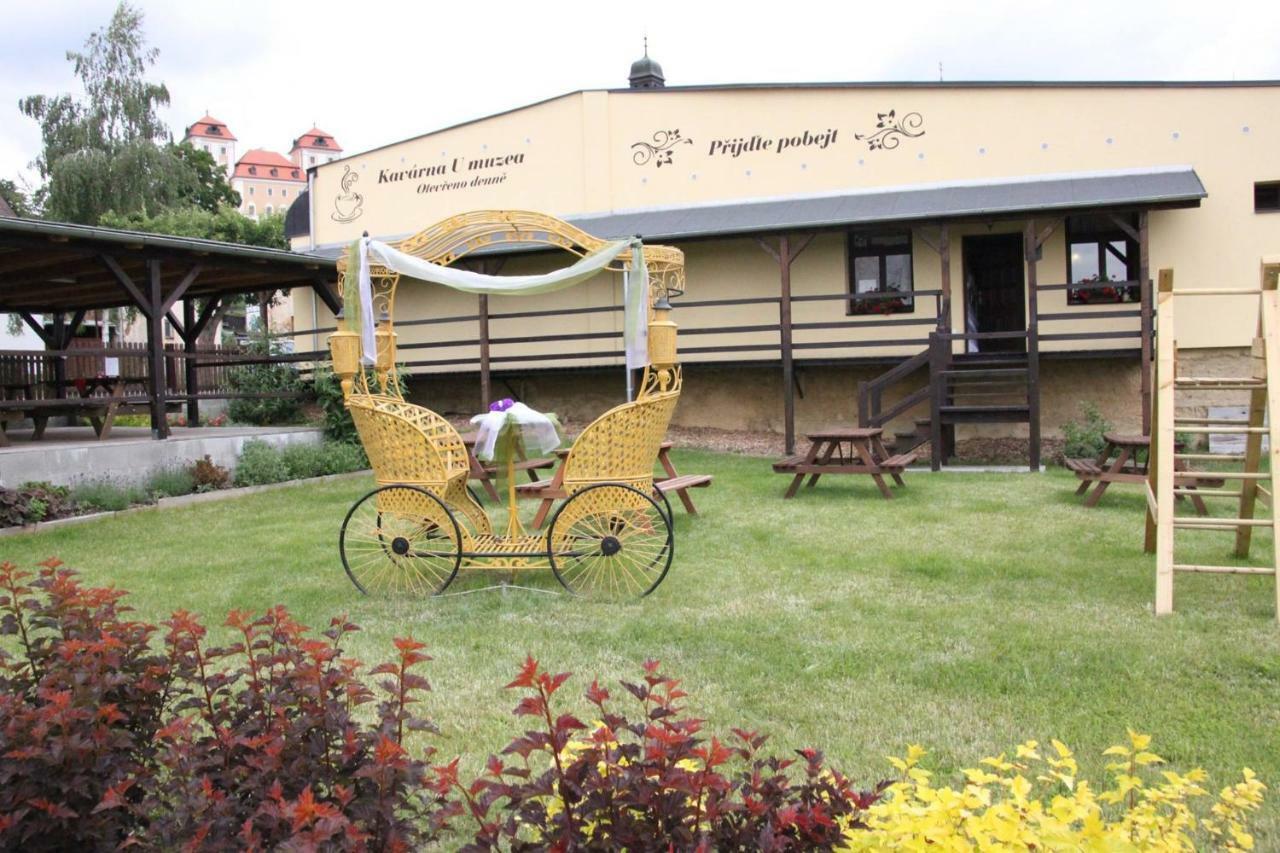 Dum Zameckych Kaplanu Hotel Valec Exterior foto
